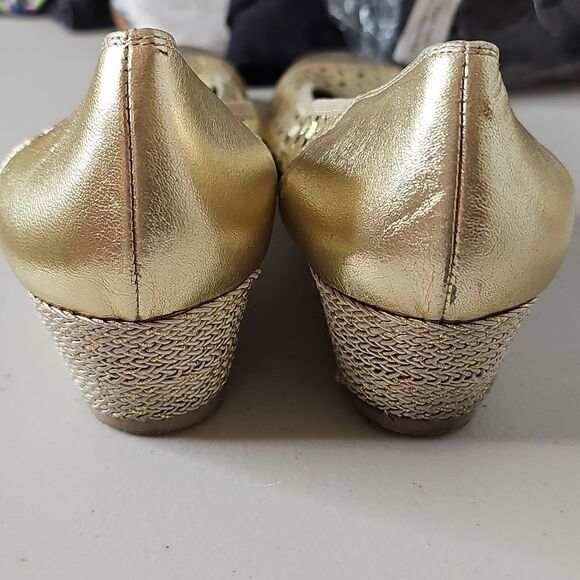 Sesto Meucci Gold and Tan Women's‎ Wedge  Flats 10 - Picture 4 of 12